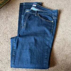 Tommy Hilfiger Women’s Jeans Dark Wash 12R skinny Worn Once Excellent Condition.